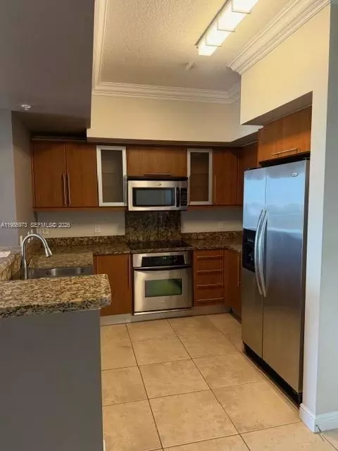 Kitchen - 888 S Douglas Rd #PH11, Coral Gables, FL 33134 photo 3 of 5