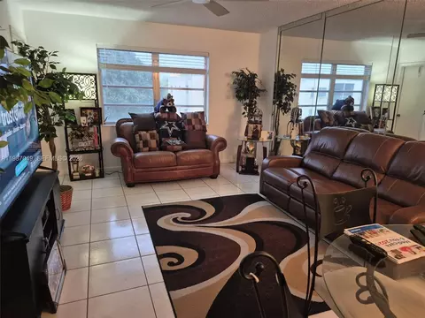 200 Ashbury Rd #307, Hollywood, FL 33024