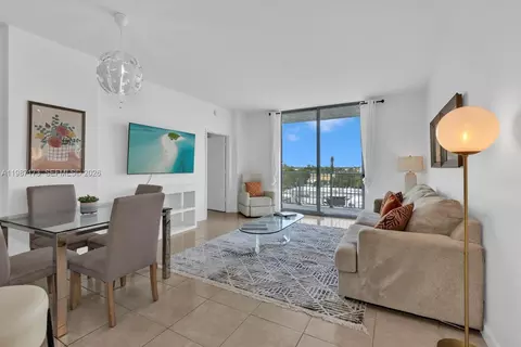 140 S Dixie Hwy #403, Hollywood, FL 33020