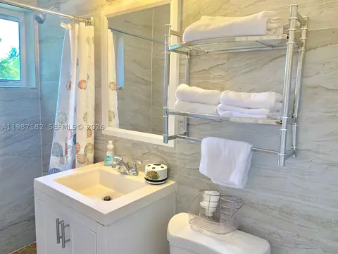 Bath - 2 NE 45th St, Miami, FL 33137 photo 2 of 5