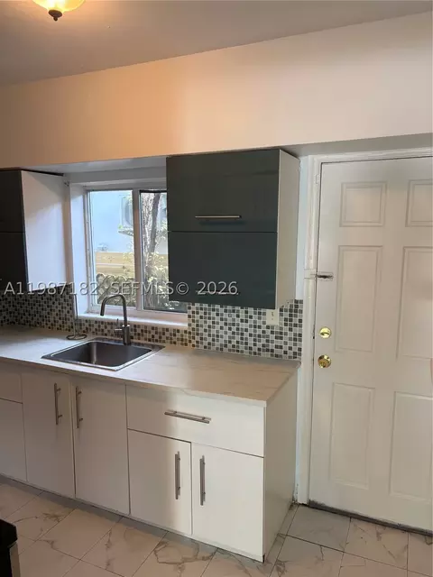 Kitchen - 2 NE 45th St, Miami, FL 33137 photo 4 of 6