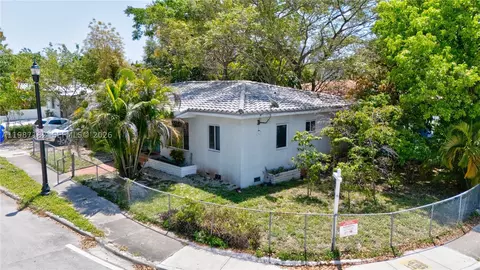 View/Area - 2 NE 45th St, Miami, FL 33137 photo 2 of 4