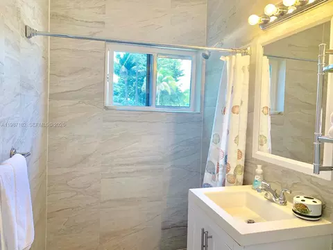 Bath - 2 NE 45th St, Miami, FL 33137 photo 1 of 3