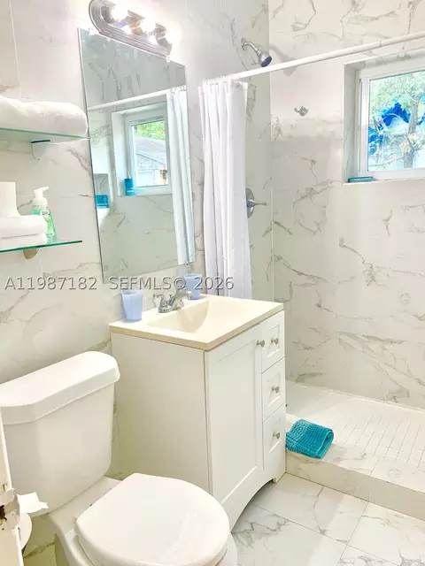 Bath - 2 NE 45th St, Miami, FL 33137 photo 1 of 5