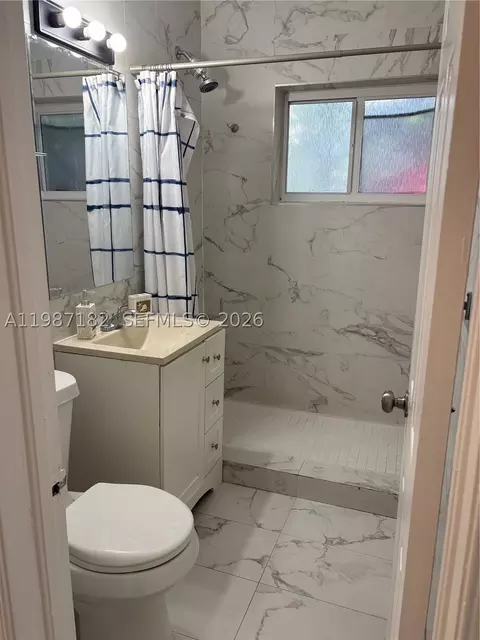 Bath - 2 NE 45th St, Miami, FL 33137 photo 4 of 5