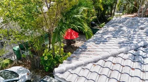 Exterior - 2 NE 45th St, Miami, FL 33137 photo 7 of 7