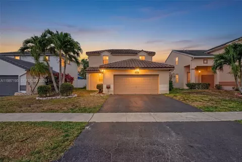 2166 NW 191st Ave, Pembroke Pines, FL 33029