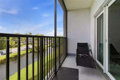7521 NW 16th St #4307, Plantation, FL 33313
