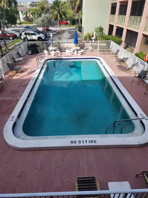 100 SE 6th Ave #107, Pompano Beach, FL 33060