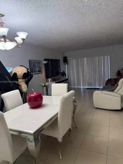 1900 W 68th St #A205, Hialeah, FL 33014