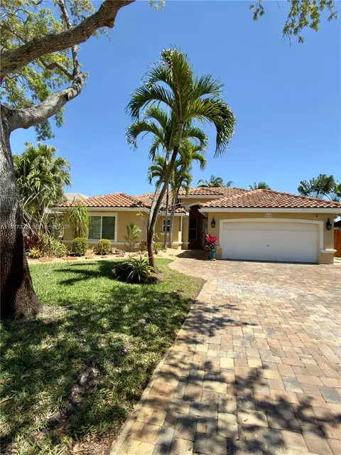 2319 NW 193rd Ave, Pembroke Pines, FL 33029