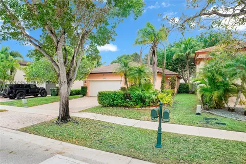 19269 NW 14th St, Pembroke Pines, FL 33029