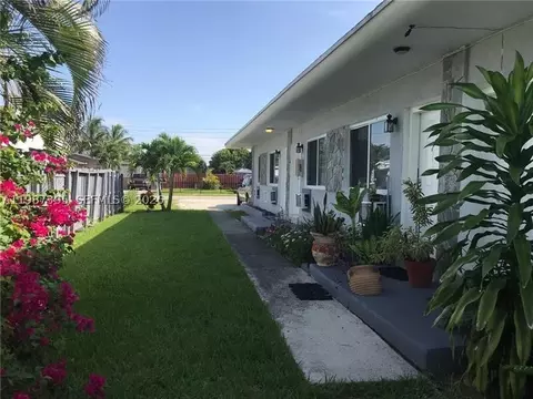 6220 Dawson St, Hollywood, FL 33023