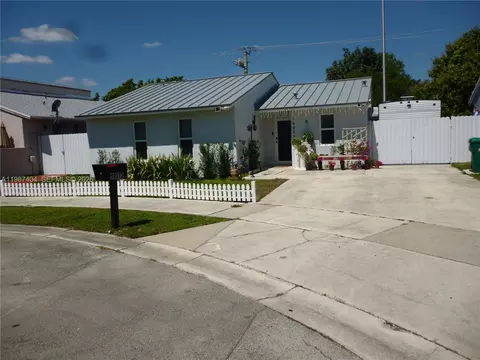 19372 SW 119th Ct, Miami, FL 33177