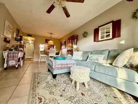 10616 NW 10th St #104, Pembroke Pines, FL 33026