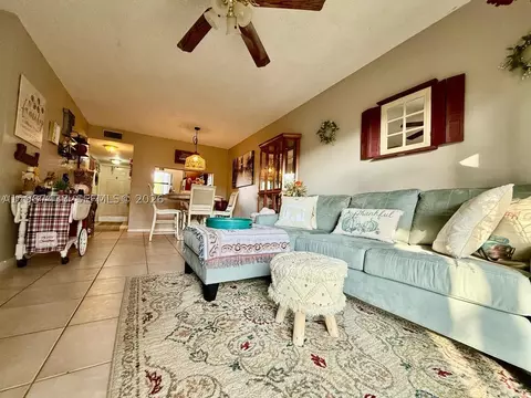 10616 NW 10th St #104, Pembroke Pines, FL 33026