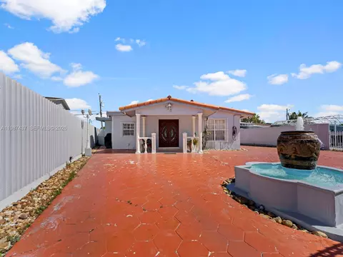 Exterior - 871 SE 5th Pl, Hialeah, FL 33010 photo 3 of 7