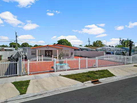 871 SE 5th Pl, Hialeah, FL 33010