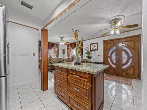 Entry Way - 871 SE 5th Pl, Hialeah, FL 33010 photo 1 of 2