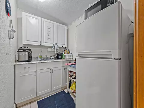 Other - 871 SE 5th Pl, Hialeah, FL 33010 photo 3 of 4
