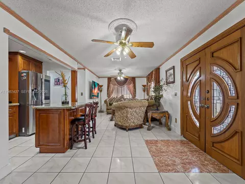 Entry Way - 871 SE 5th Pl, Hialeah, FL 33010 photo 2 of 2