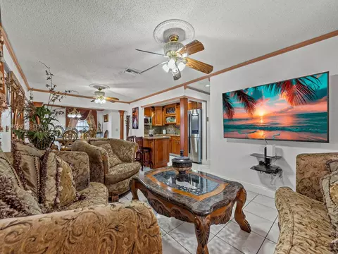 Living - 871 SE 5th Pl, Hialeah, FL 33010 photo 2 of 2