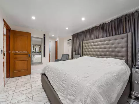 Bedroom - 871 SE 5th Pl, Hialeah, FL 33010 photo 2 of 6