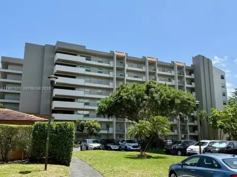 3910 Inverrary Blvd #407-B, Lauderhill, FL 33319