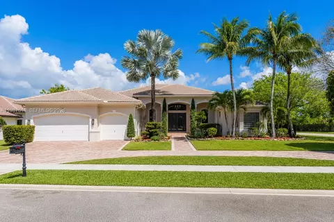 15127 SW 40th St, Davie, FL 33331