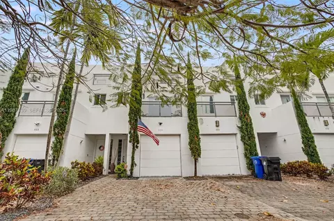 820 NE 19th Ave, Fort Lauderdale, FL 33304