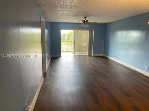 6020 NW 44th St #406, Lauderhill, FL 33319