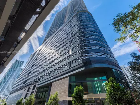 1000 Brickell Plz #4104, Miami, FL 33131