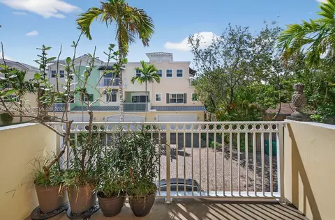 630 SE 15th St #5, Fort Lauderdale, FL 33316