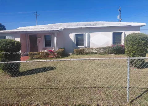 10845 Perry Dr, Miami, FL 33176