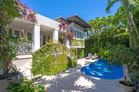 140 Hampton Ln, Key Biscayne, FL 33149