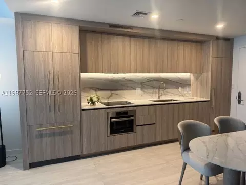 77 SE 5th St #2708, Miami, FL 33131