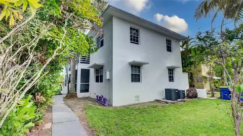 1791 Marseille Dr, Miami Beach, FL 33141