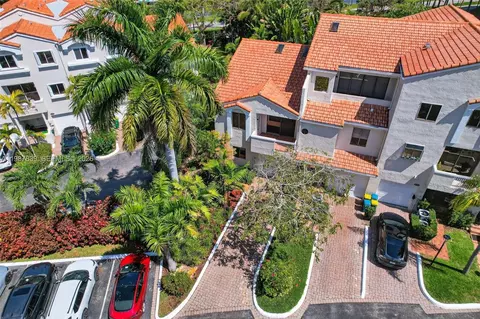 21391 Marina Cove Cir #K11, Aventura, FL 33180