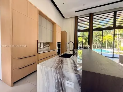 Kitchen - 6371 SW 107th St, Pinecrest, FL 33156 photo 3 of 5