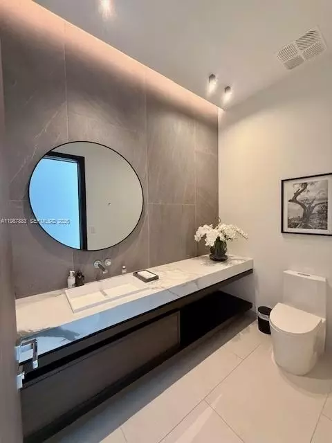 Bath - 6371 SW 107th St, Pinecrest, FL 33156 photo 3 of 8