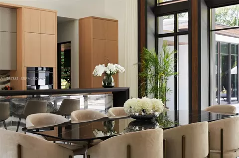 Dining - 6371 SW 107th St, Pinecrest, FL 33156 photo 4 of 4