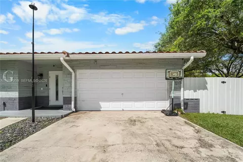 491 NW 45th Ter, Plantation, FL 33317