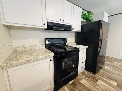 334 Oak Crest Dr, Interlachen, FL 32148 photo 9