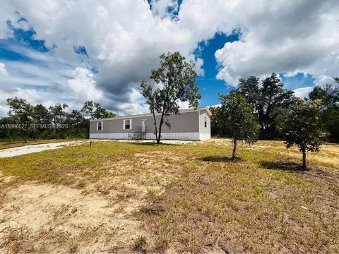 334 Oak Crest Dr, Interlachen, FL 32148
