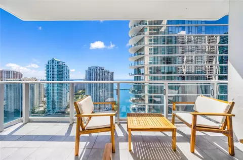 300 S Biscayne Blvd #T-2806, Miami, FL 33131