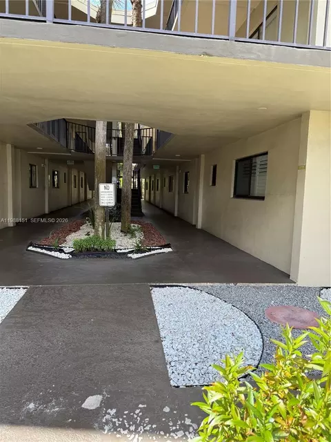 5130 Las Verdes Cir #123, Delray Beach, FL 33484