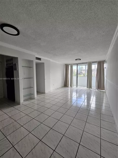 840 NW 87th Ave #406, Miami, FL 33172