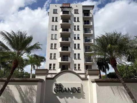 9021 SW 94th St #308, Miami, FL 33176