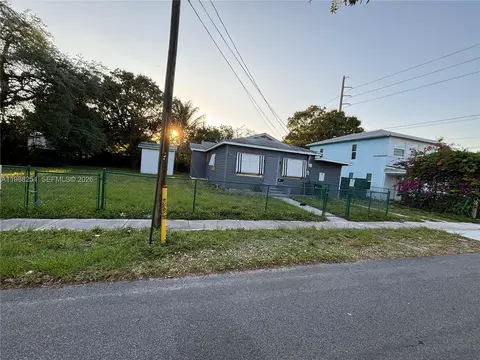 214 SW 1st Ave, Dania Beach, FL 33004