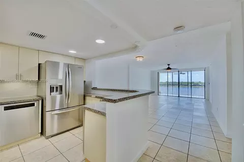 20850 San Simeon Way #506-5, Miami, FL 33179